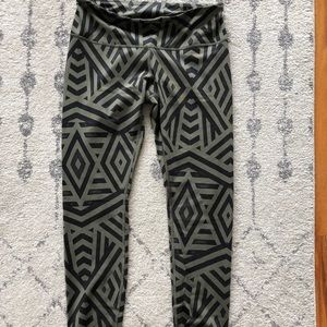 Lululemon pants - size 8
